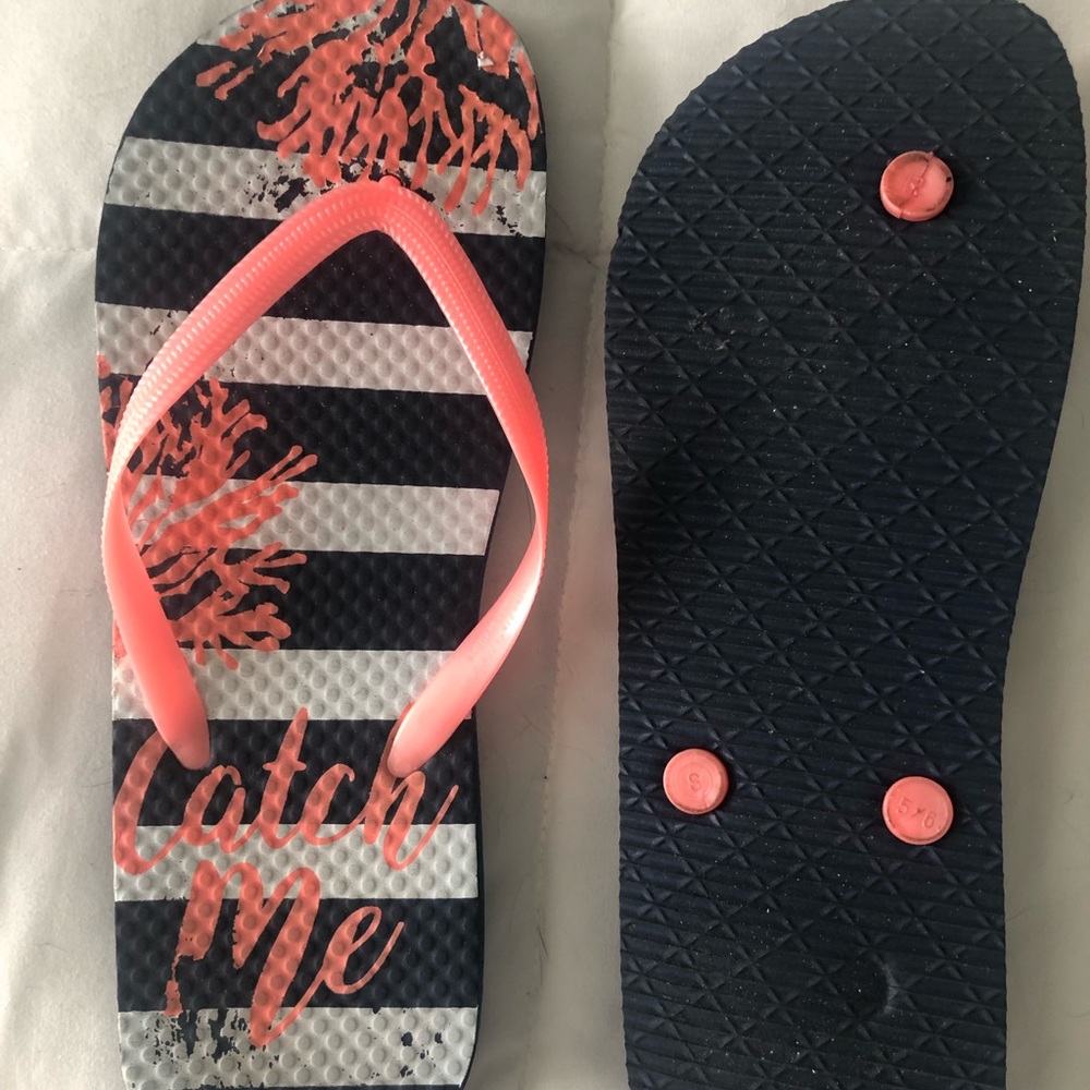 Flip Flops- 2 pair bundle - Picture 2 of 2